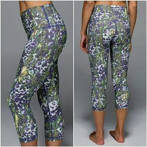 Lululemon High Rise Wunder Under Crop Leggings Floral size 4